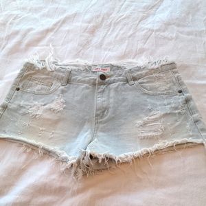 Hot Kiss Distressed cut-off short size 10
